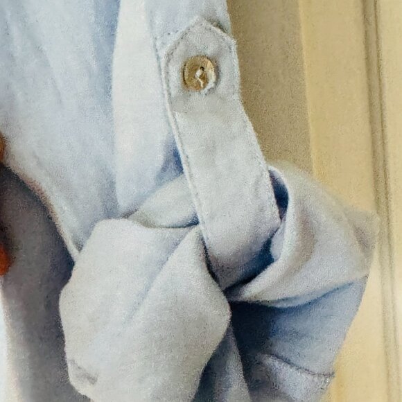Malvin “I Love Linen” Blue Button down S top W/ Rolled Sleeves front pin tucks - Picture 4 of 7